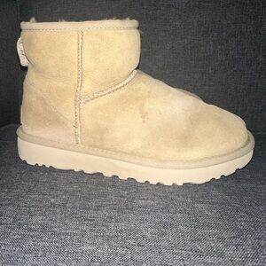 Ladies UGG Classic Mini Boots
